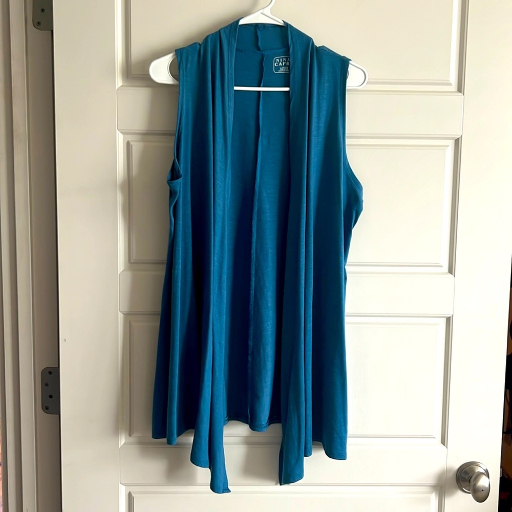 Nina Capri size Large sleeveless cardigan
